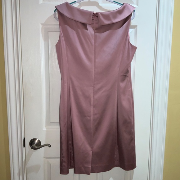 Tahari Arthur S. Levine pink satin Portrait Collar Sheath dress Sz 14 sleeveless - Picture 6 of 9
